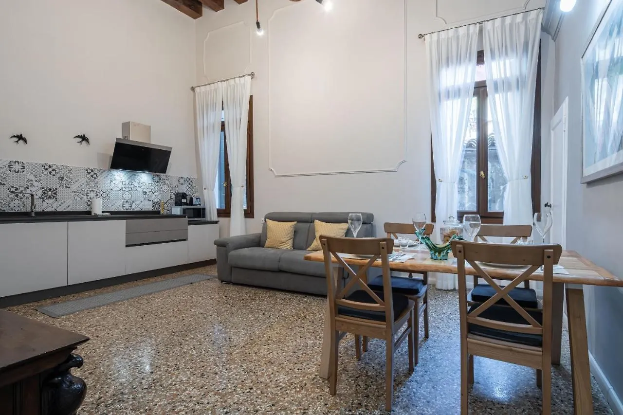 Apartment Sisila Βενετία 0*,
